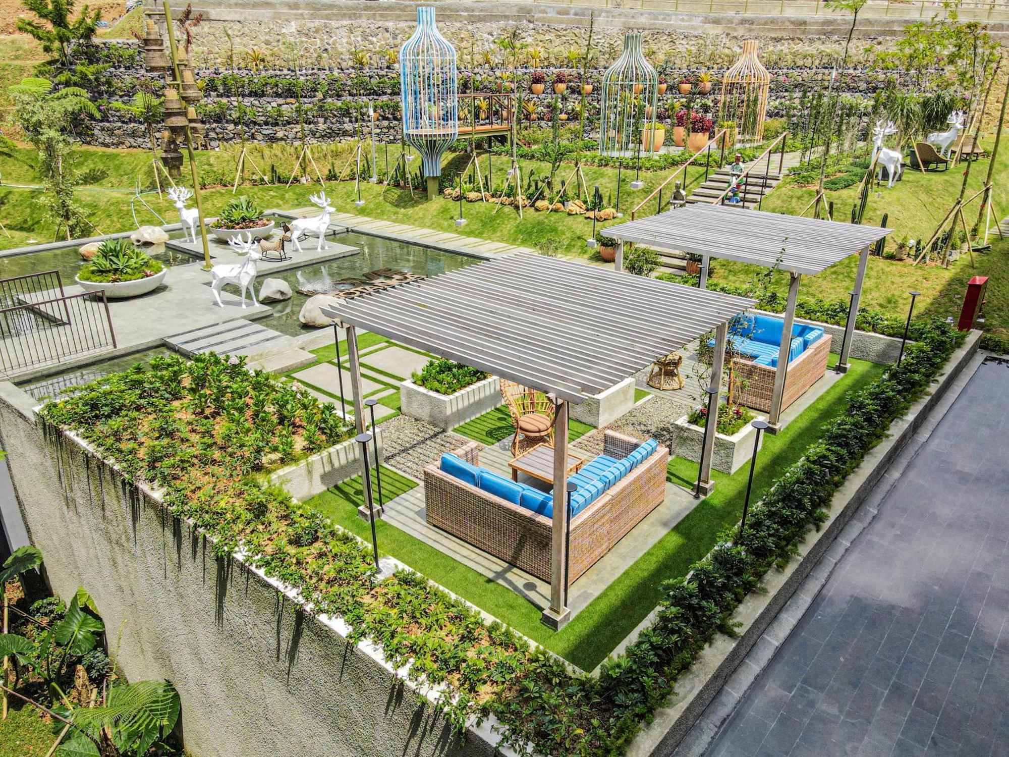 The Botanica Sanctuary Hotel Puncak Eksteriør billede The park