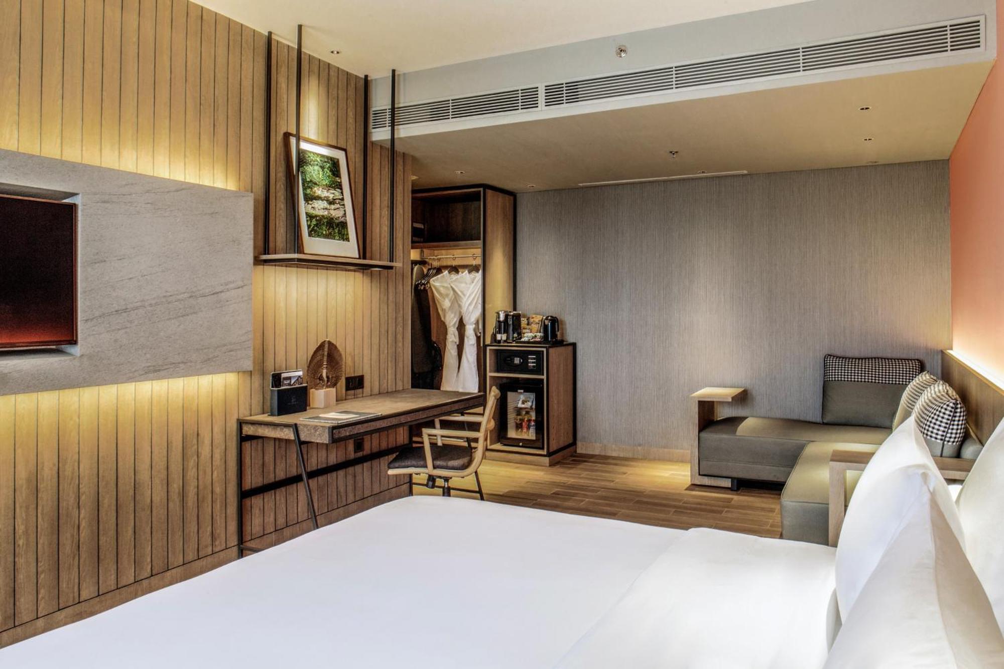The Botanica Sanctuary Hotel Puncak Værelse billede Deluxe Room